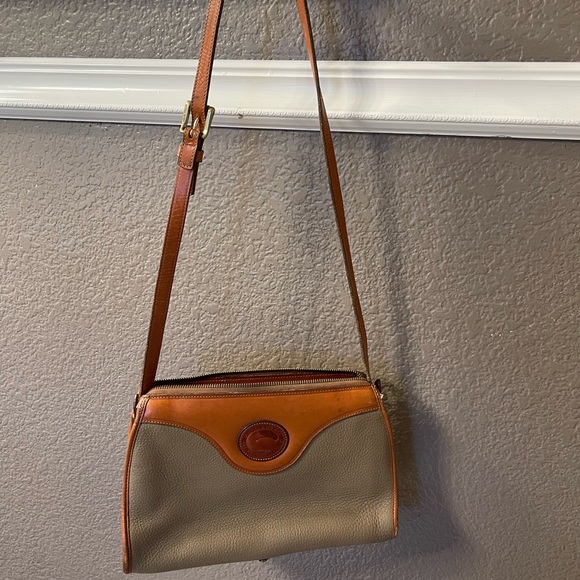 Dooney & Bourke Handbags - Dooney & Bourke cross body bag